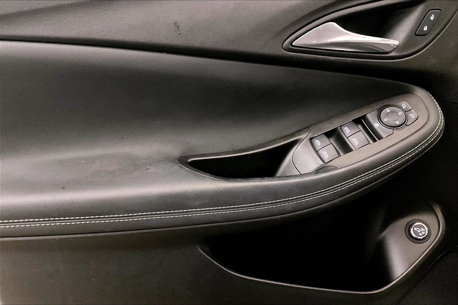 Used 2021 Buick Encore GX Select w/ Sport Touring Package image 22