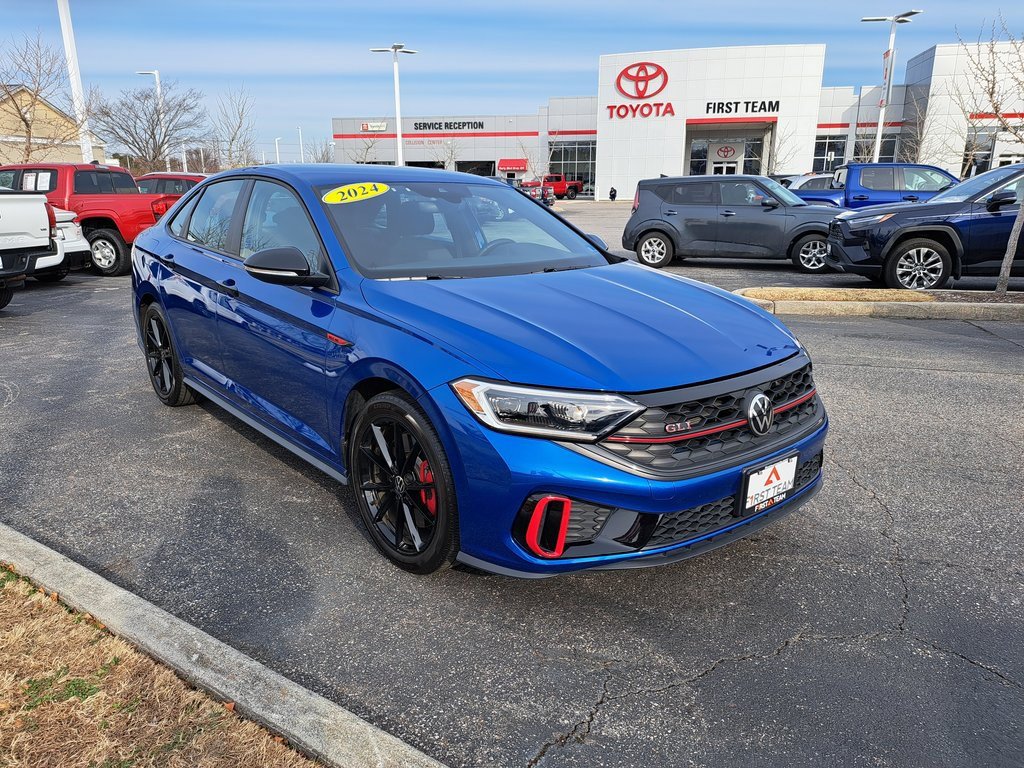 Used 2024 Volkswagen Jetta GLI 40th Anniversary Edition image 5