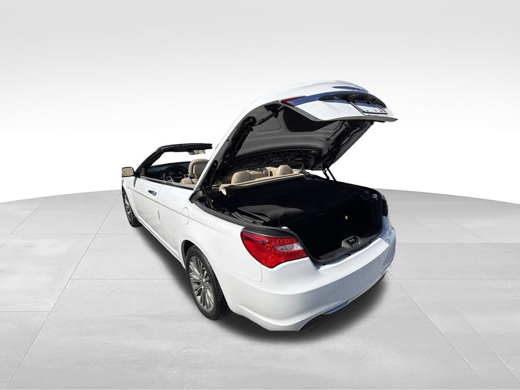 Used 2013 Chrysler 200 Limited FWD image 8