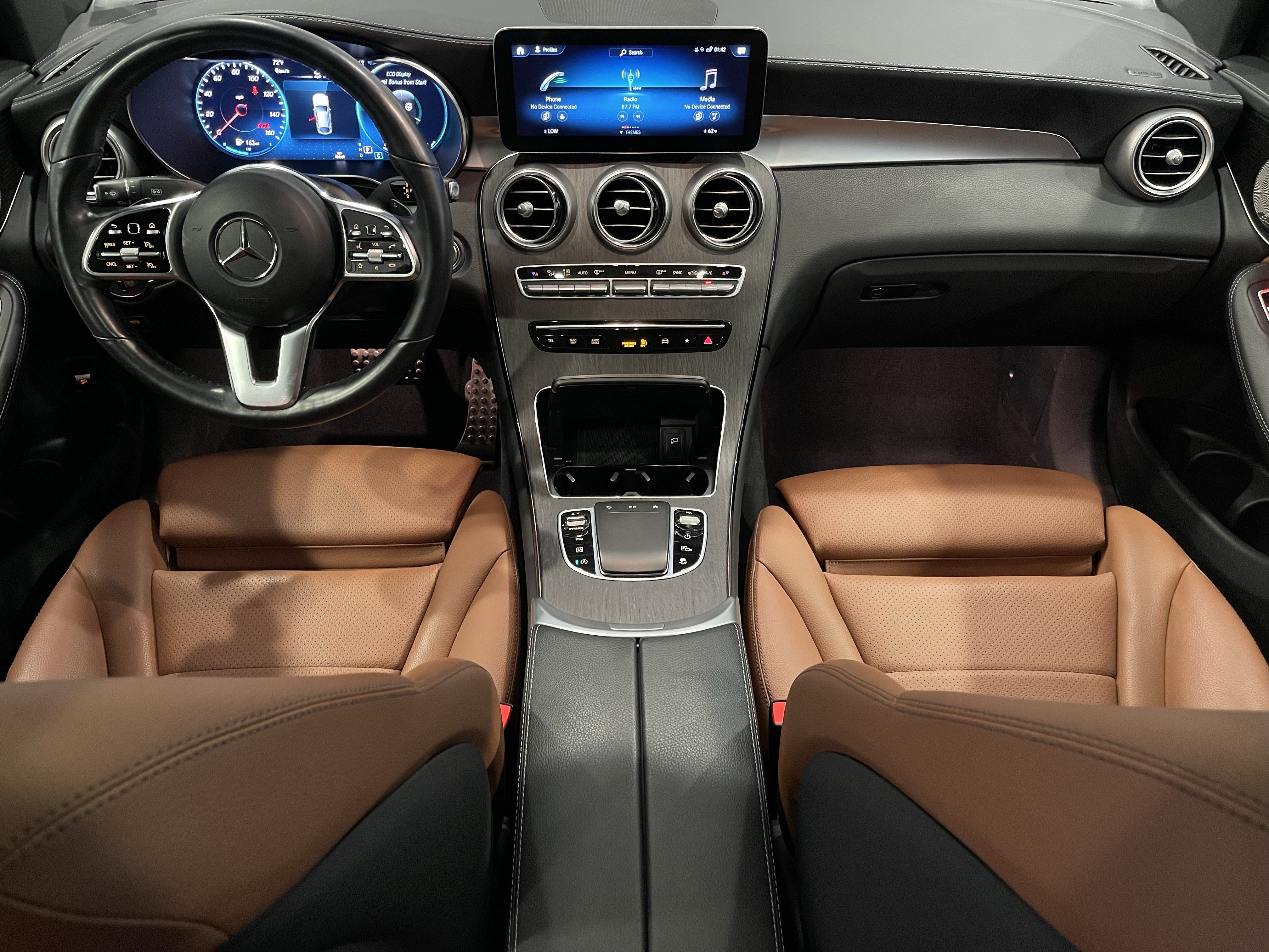 Used 2023 Mercedes-Benz GLC 300 4MATIC Coupe image 16