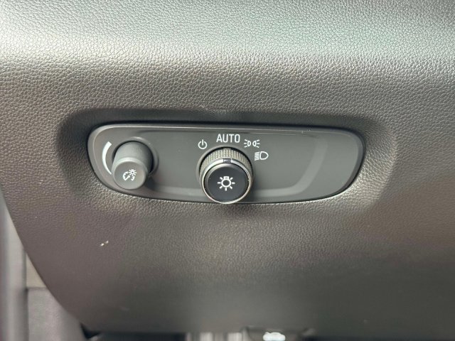 Used 2023 Chevrolet Traverse RS AWD/4WD image 11