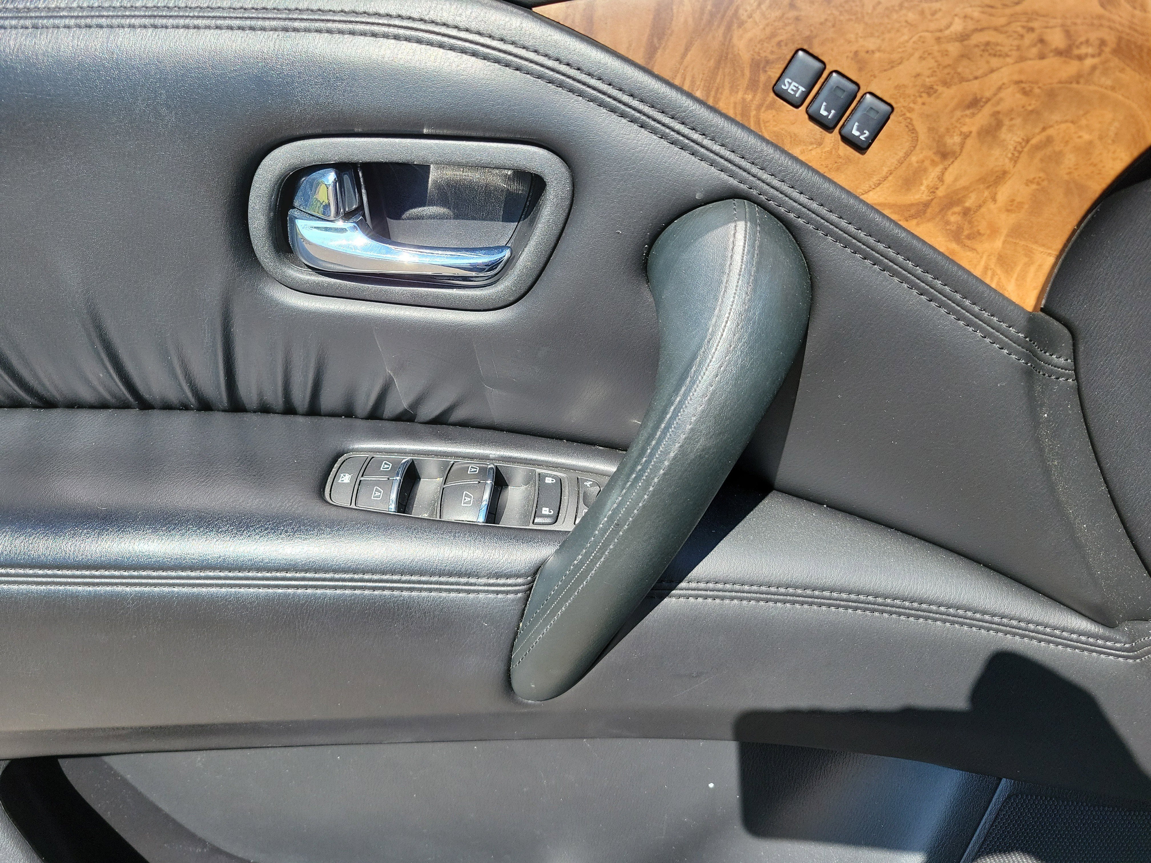 Used 2021 Nissan Armada SL w/ Captain's Chairs Package image 19