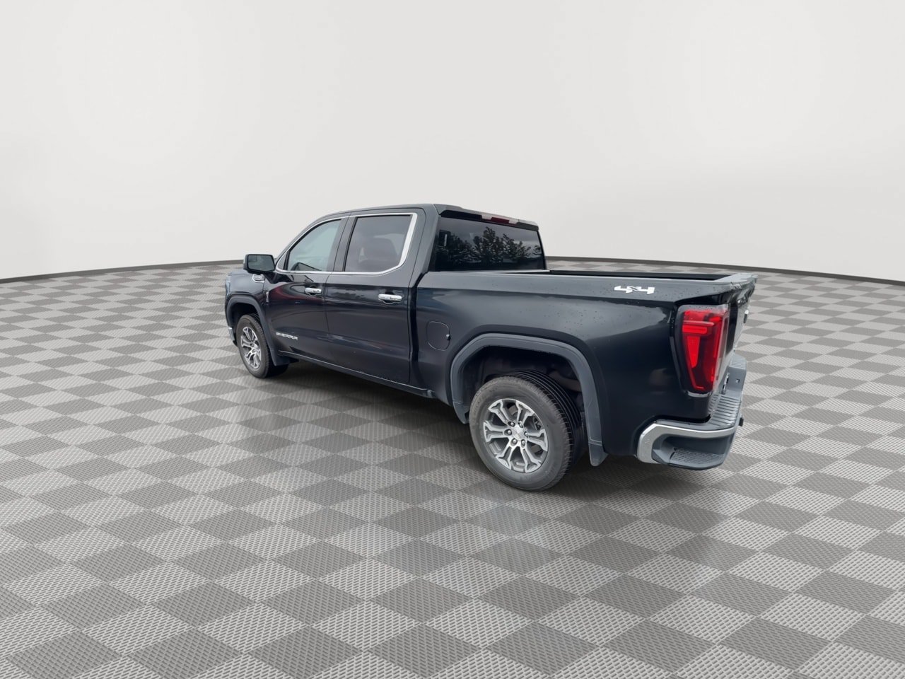 Used 2025 GMC Sierra 1500 SLT AWD/4WD image 6