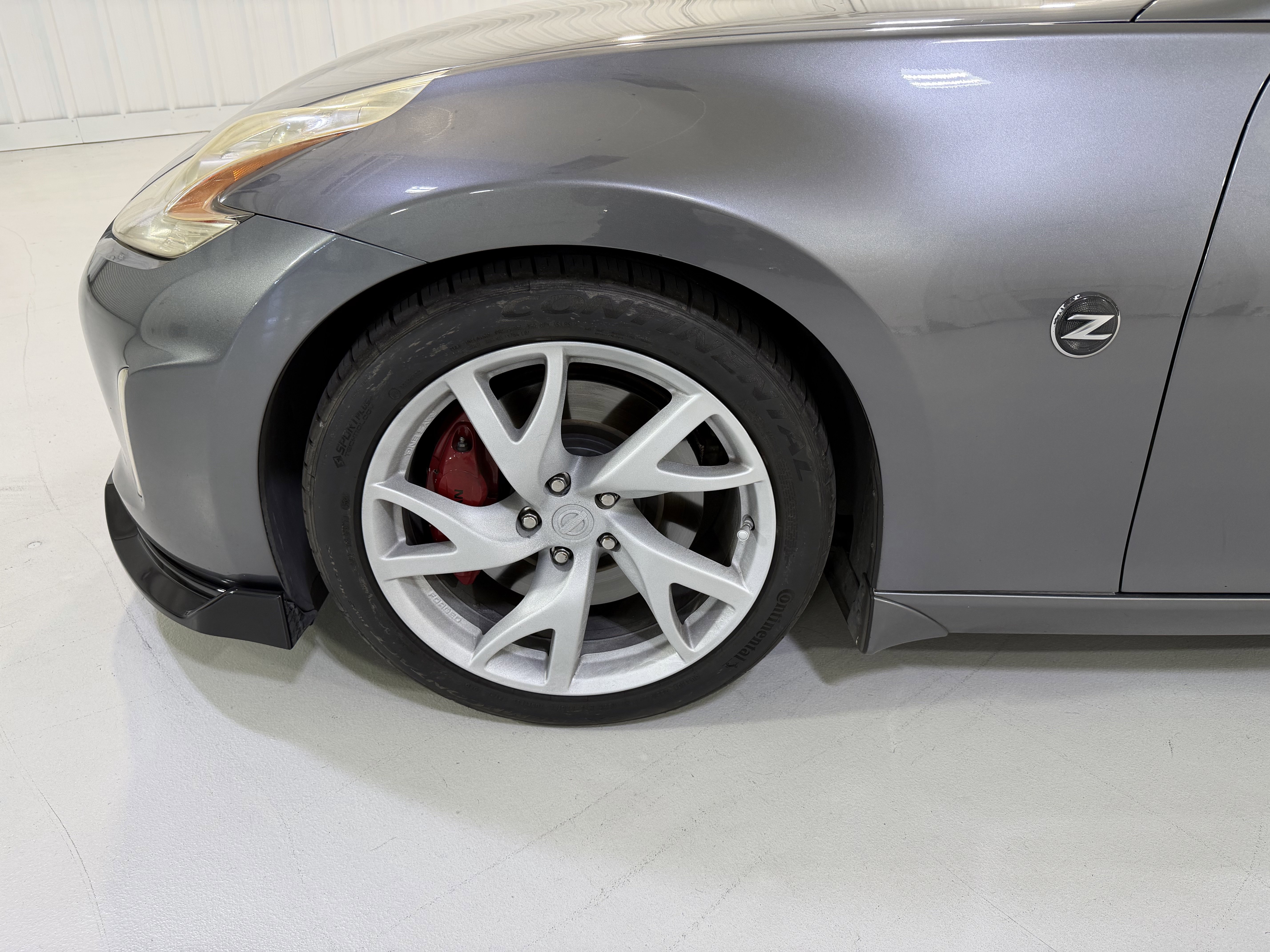 Used 2016 Nissan 370Z Coupe RWD image 9