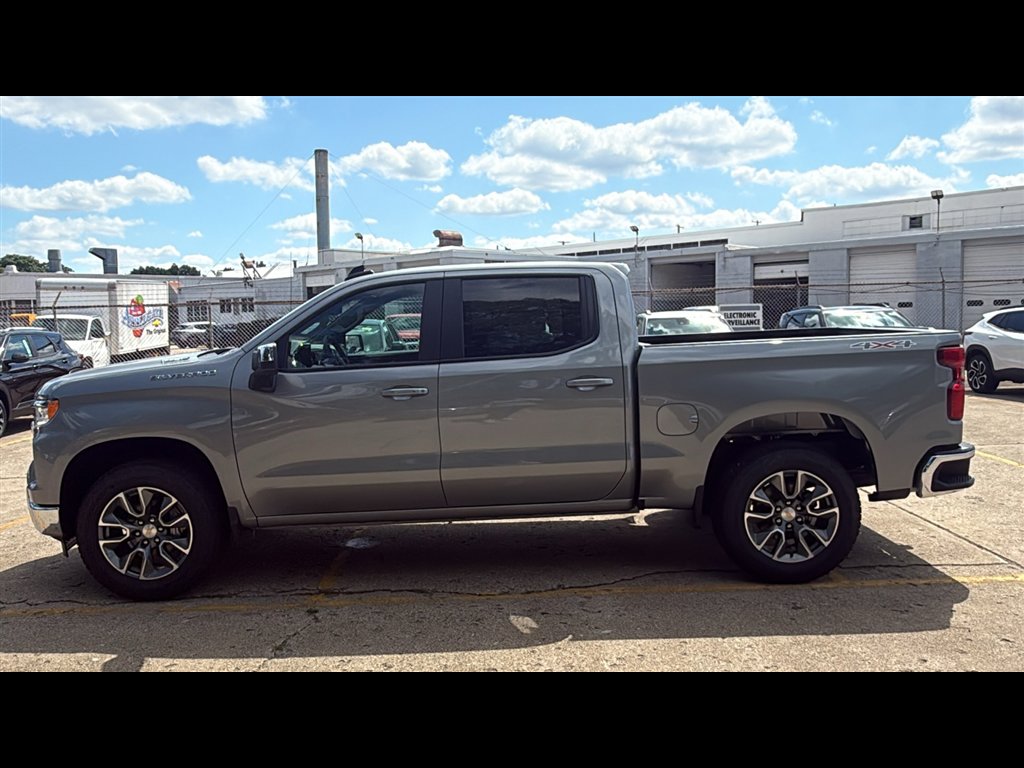New 2026 Chevrolet Silverado 1500 LT image 3