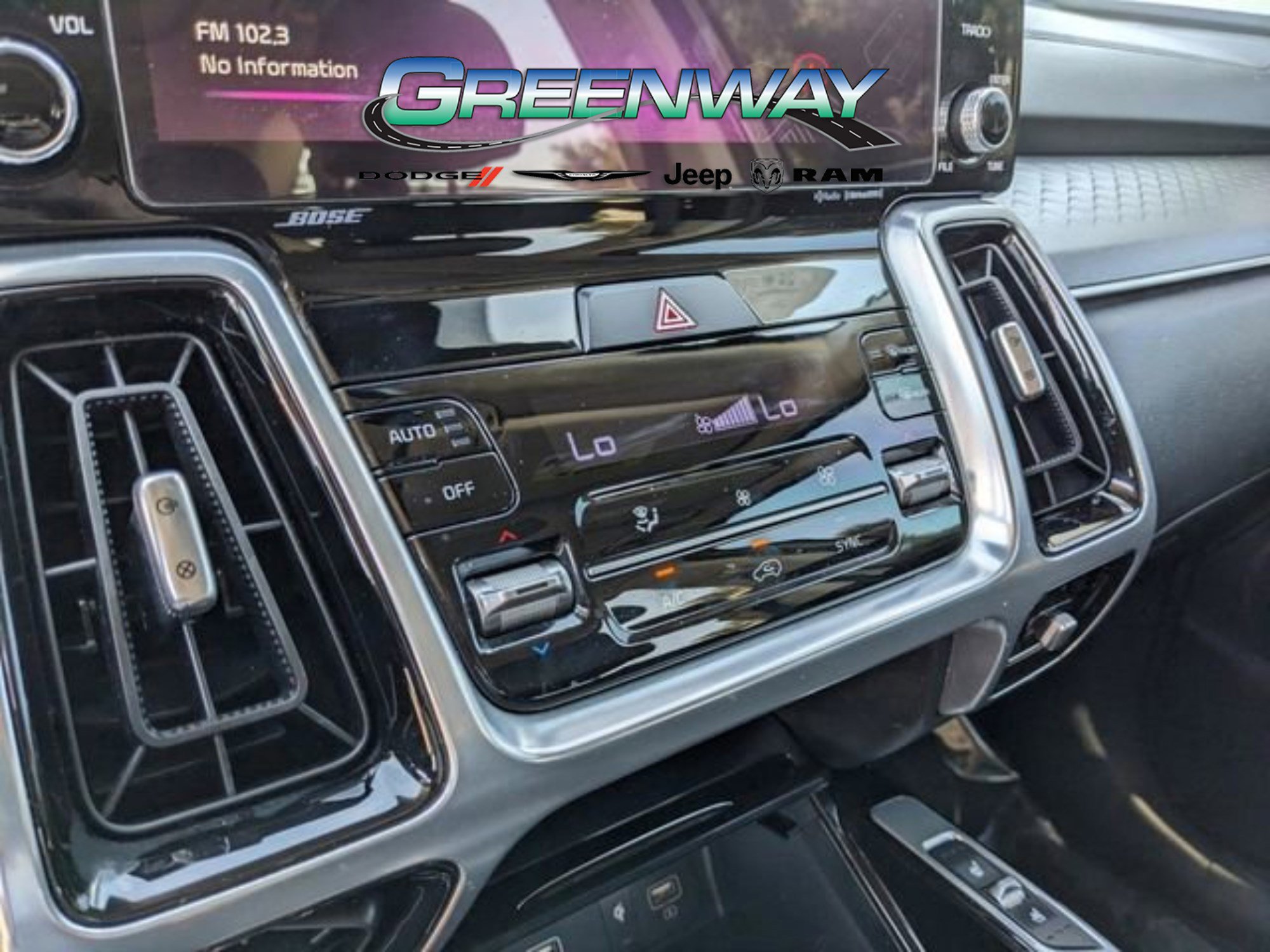 Used 2023 Kia Sorento SX image 35