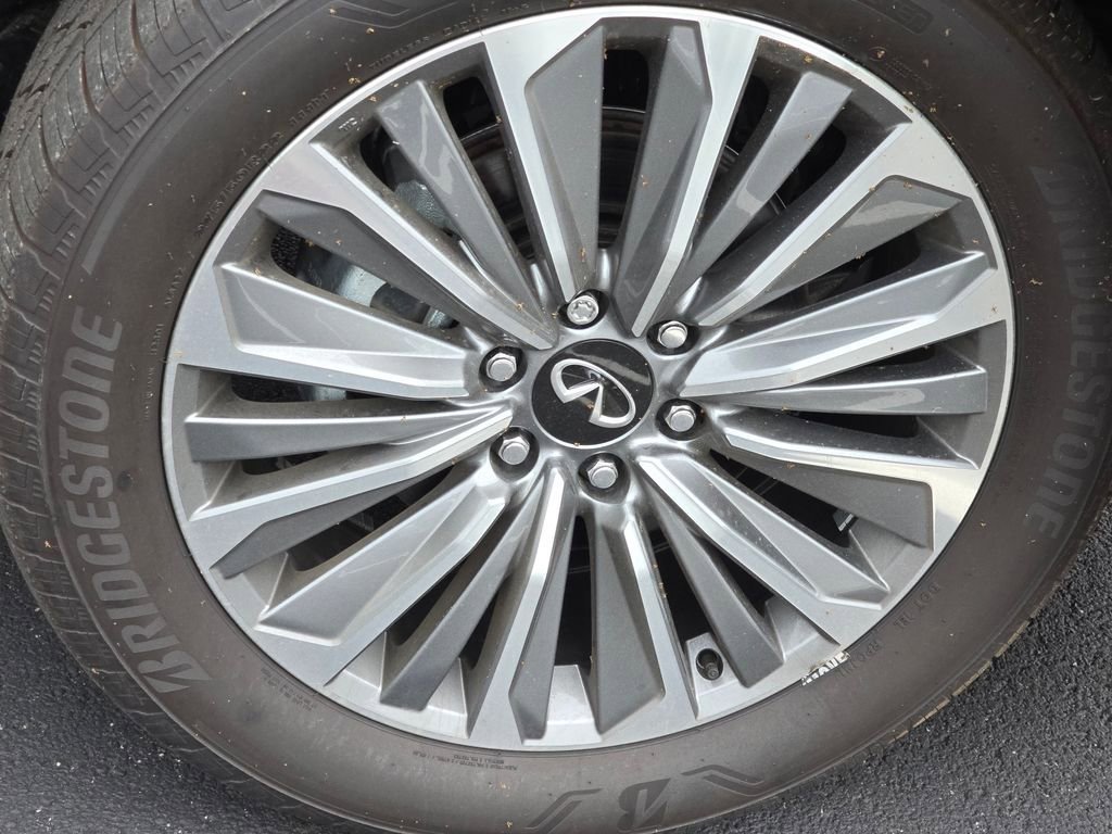 New 2025 INFINITI QX80 Sensory image 23