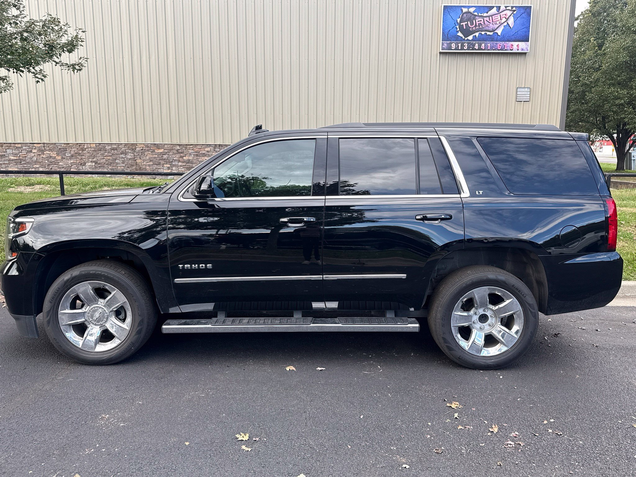 Used 2019 Chevrolet Tahoe LT w/ LT Signature Package AWD/4WD image 8