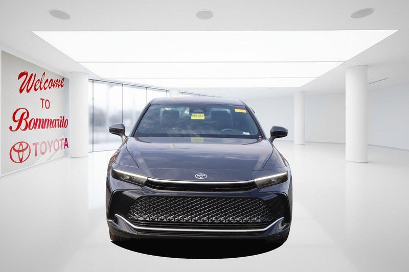 Used 2023 Toyota Crown image 4