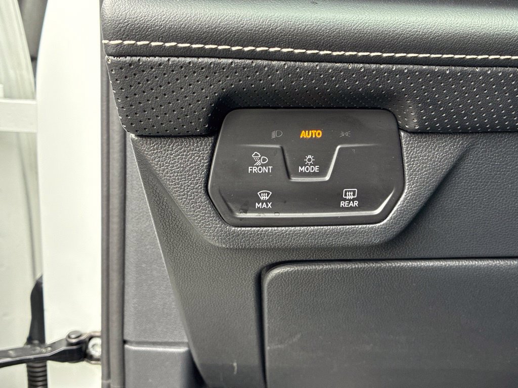 Used 2024 Volkswagen Atlas SE AWD/4WD image 37
