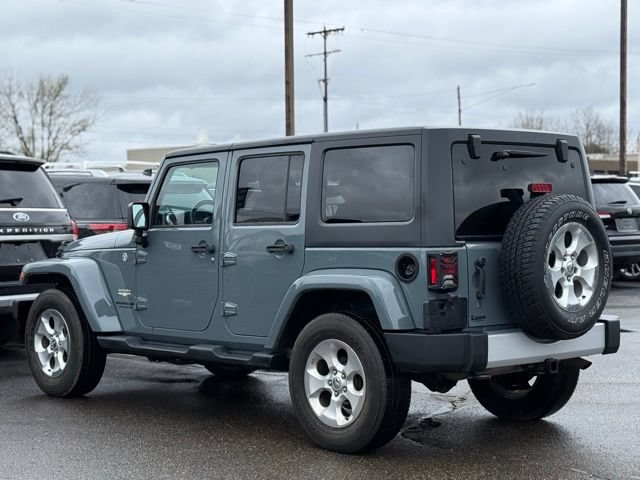 Used 2015 Jeep Wrangler Unlimited Sahara w/ Dual Top Group AWD/4WD image 38