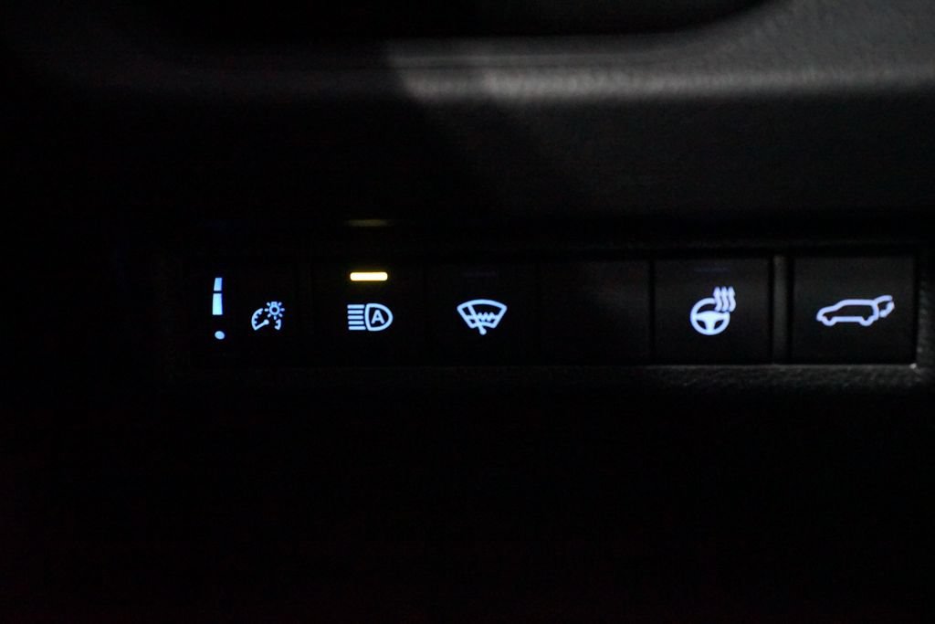 Used 2021 Toyota RAV4 XLE Premium FWD image 23