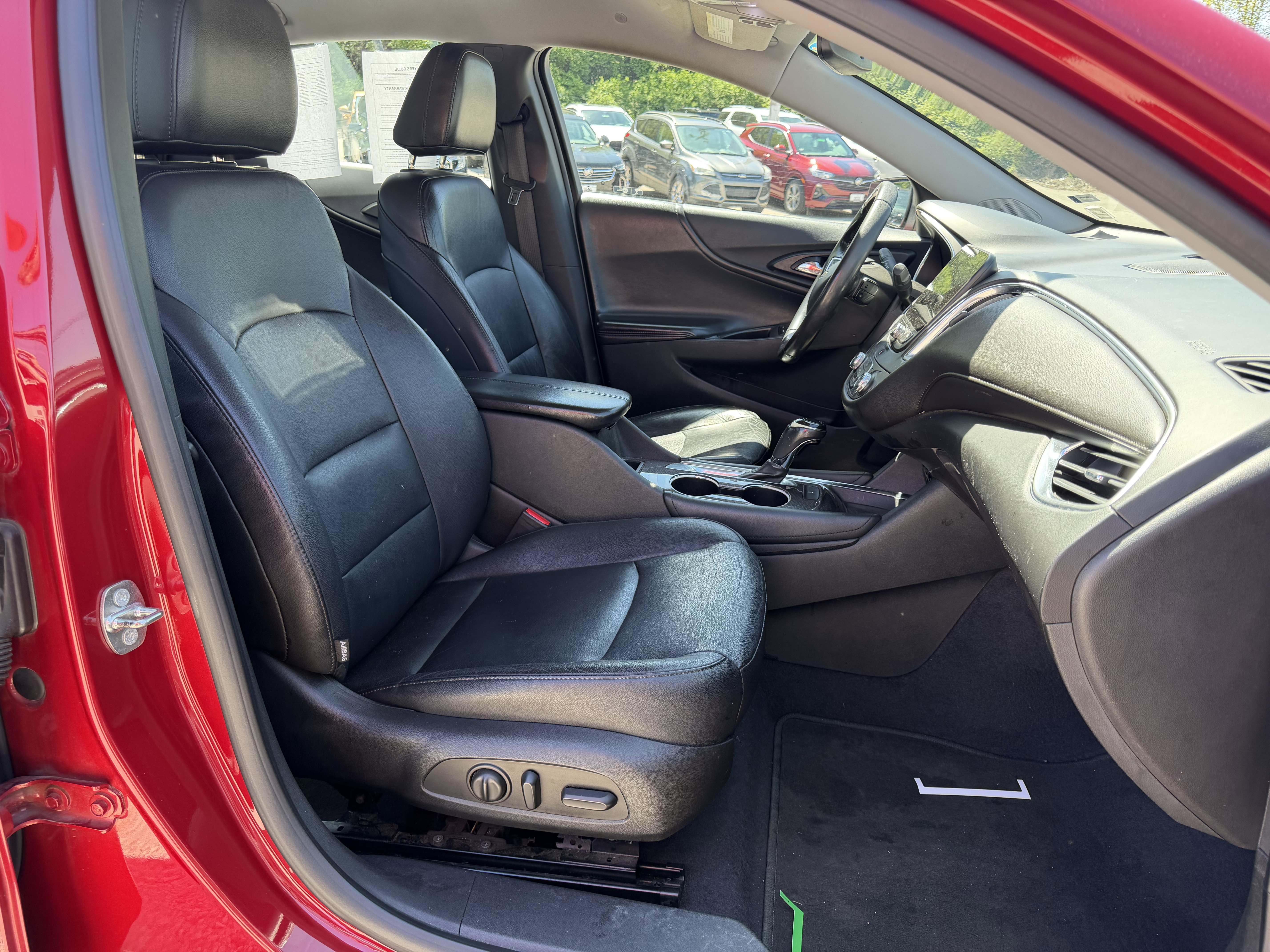 Used 2016 Chevrolet Malibu LT w/ Leather Package FWD image 10