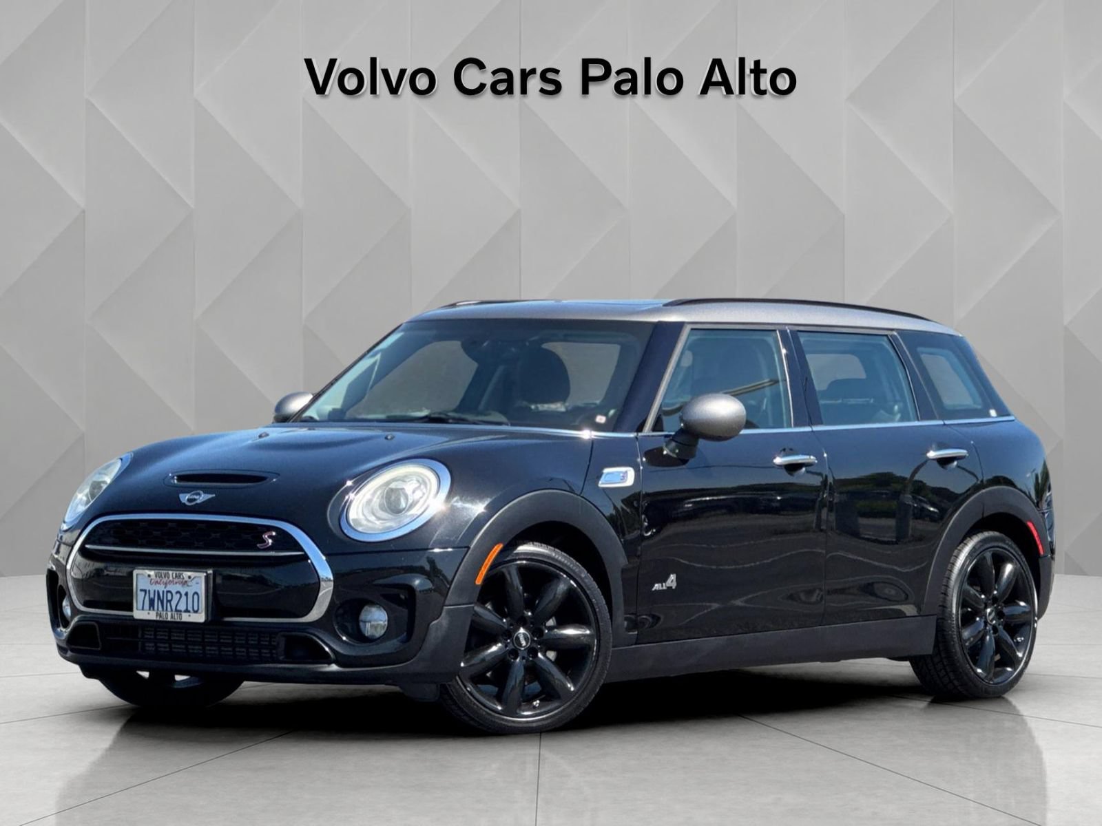 Used 2017 MINI Cooper Clubman S AWD/4WD image 2