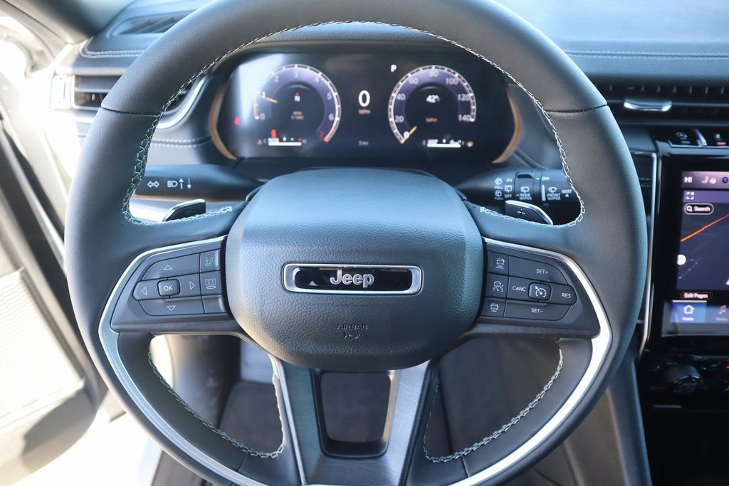 New 2025 Jeep Grand Cherokee Limited image 3