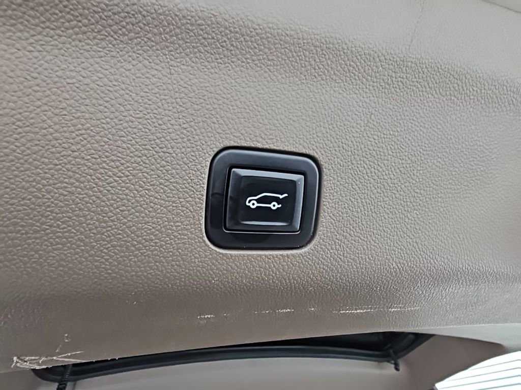 Used 2023 GMC Yukon XL Denali image 41