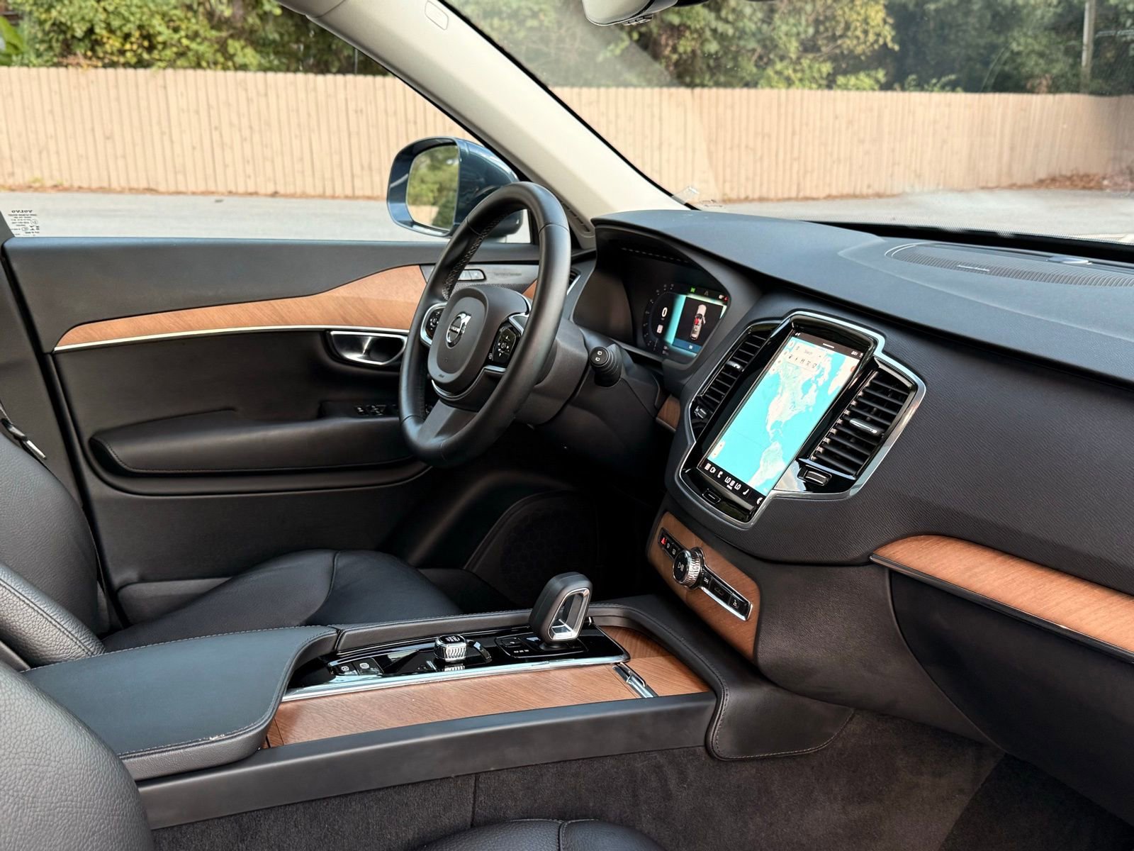 Used 2023 Volvo XC90 T8 Plus image 35