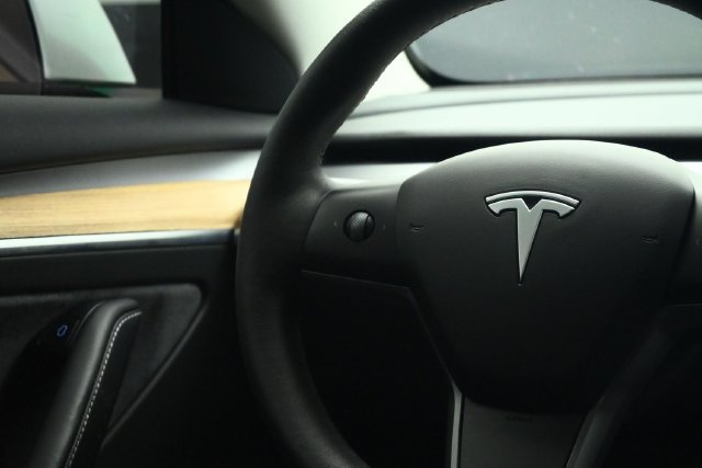 Used 2023 Tesla Model 3 Standard Range RWD image 40