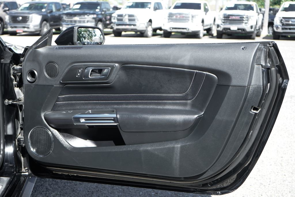 Used 2019 Ford Mustang GT Premium w/ GT Performance Package RWD image 39