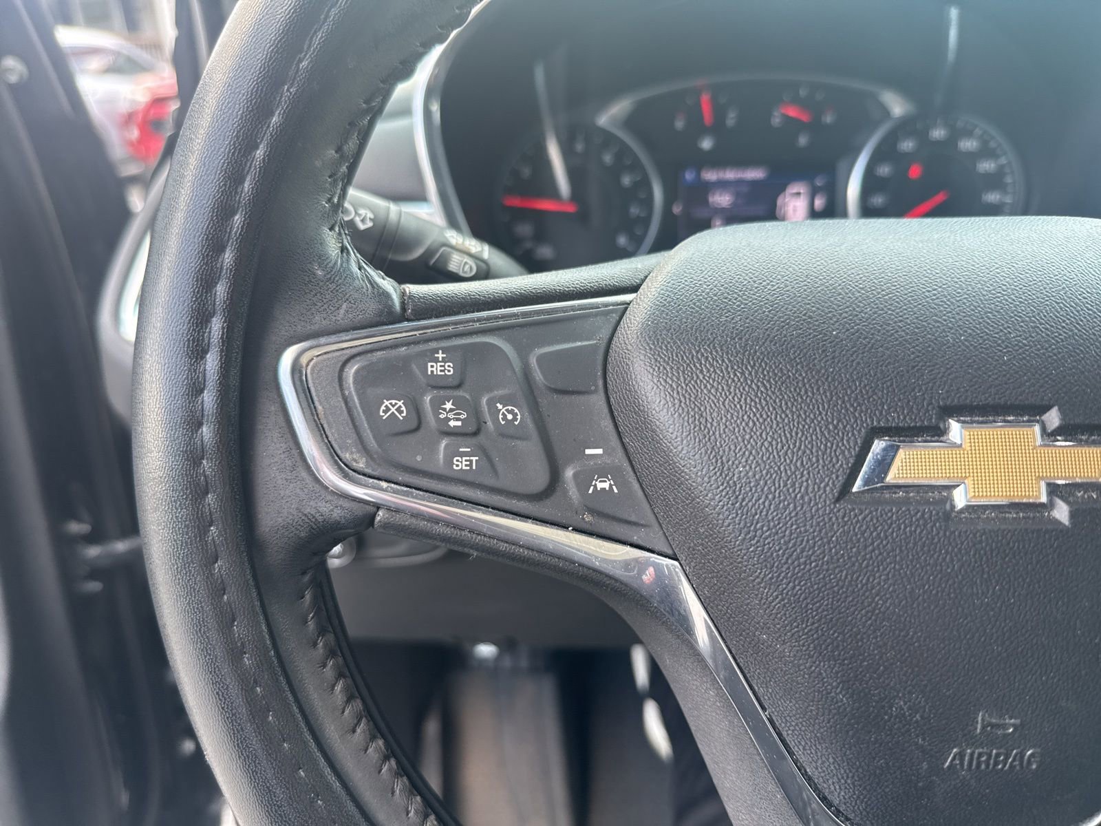 Used 2020 Chevrolet Equinox LT w/ Midnight Edition FWD image 17