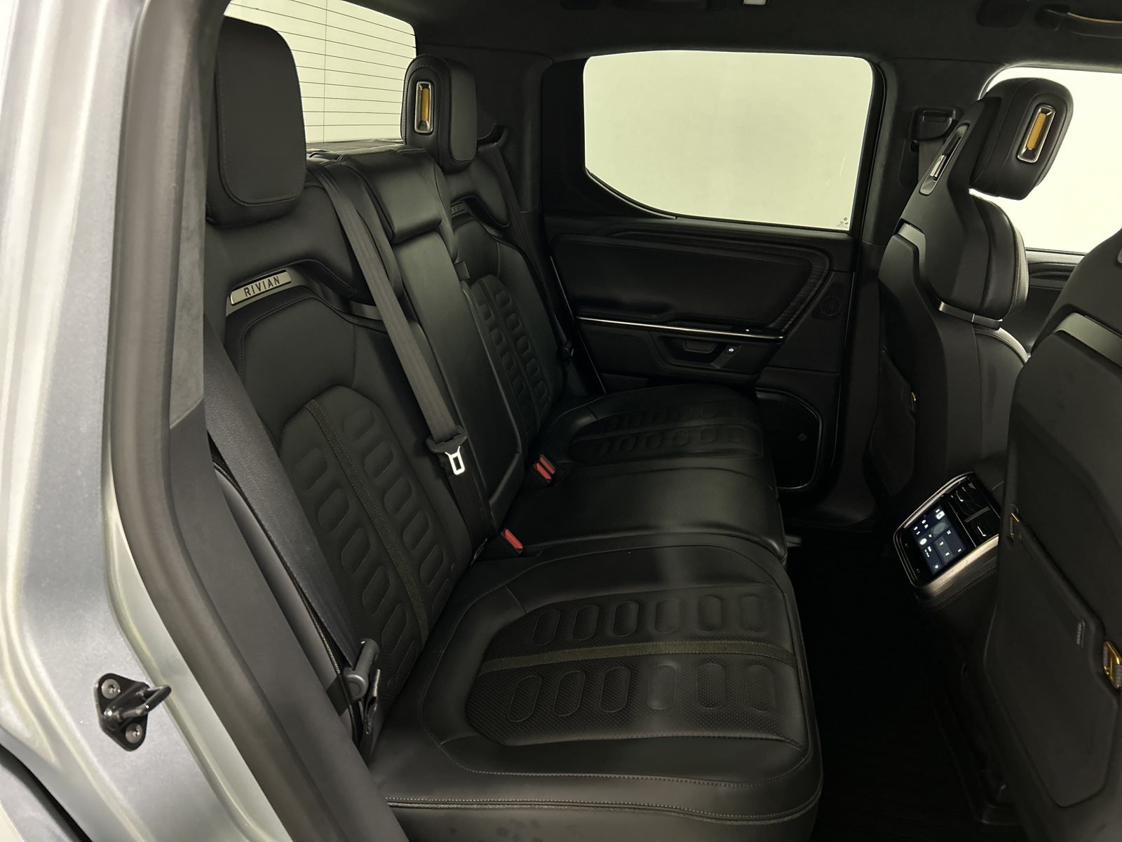 Used 2025 Rivian R1T Adventure Dual AWD/4WD image 22