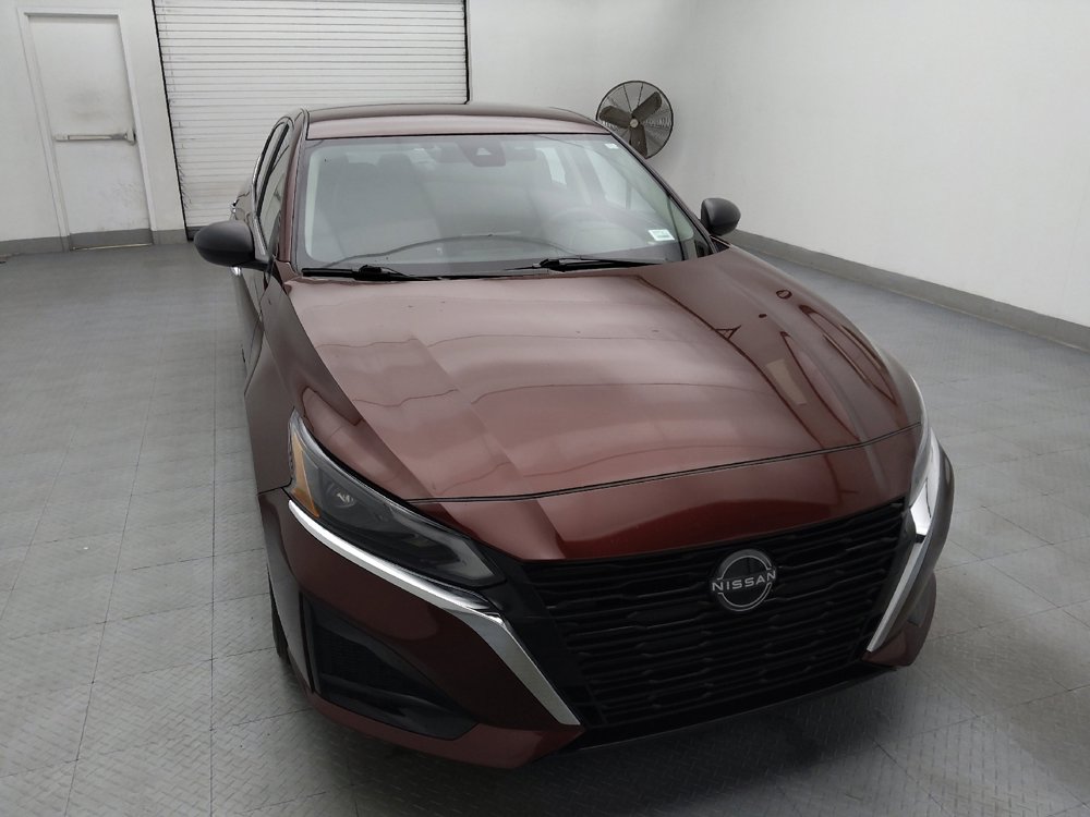 Used 2024 Nissan Altima 2.5 SV image 14