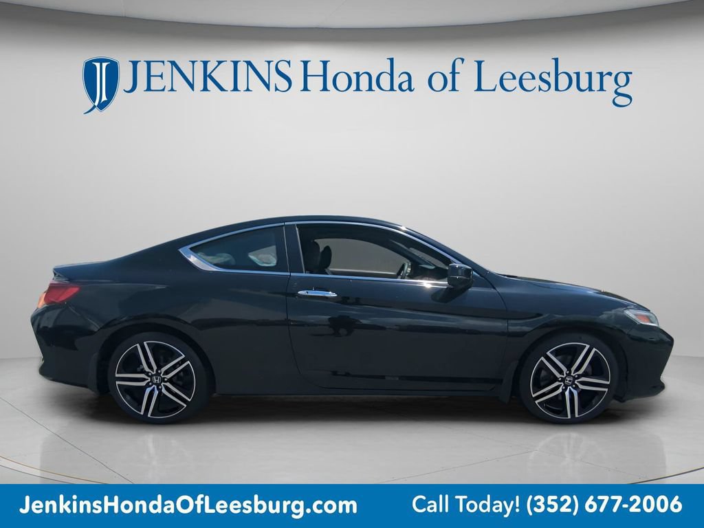 Used 2016 Honda Accord Touring image 2