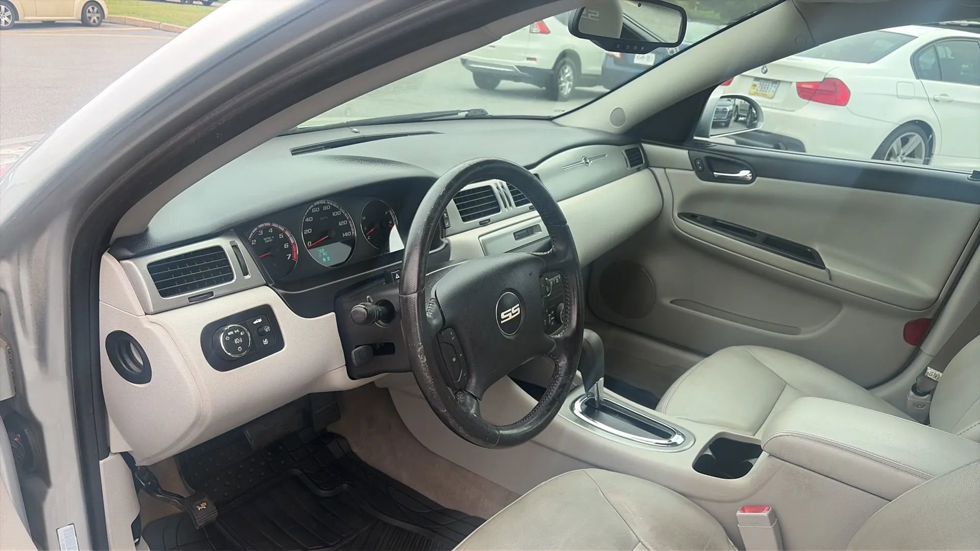 Used 2009 Chevrolet Impala SS w/ Convenience Package FWD image 34