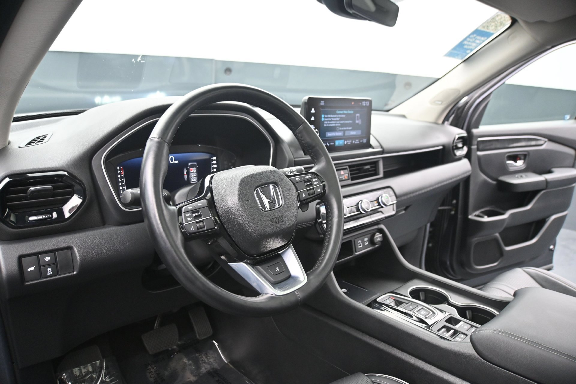 Used 2025 Honda Pilot Touring image 28