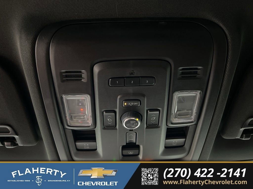 Used 2023 Chevrolet Tahoe Z71 w/ Luxury Package AWD/4WD image 34