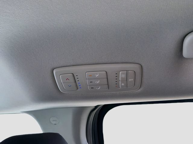 Used 2024 Kia Carnival LX FWD image 24