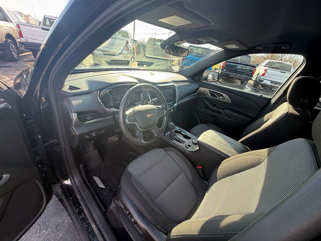 Used 2022 Chevrolet Traverse LT w/ LPO, Floor Liner Package image 20