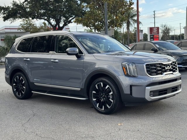 Used 2024 Kia Telluride SX w/ Towing Package image 6