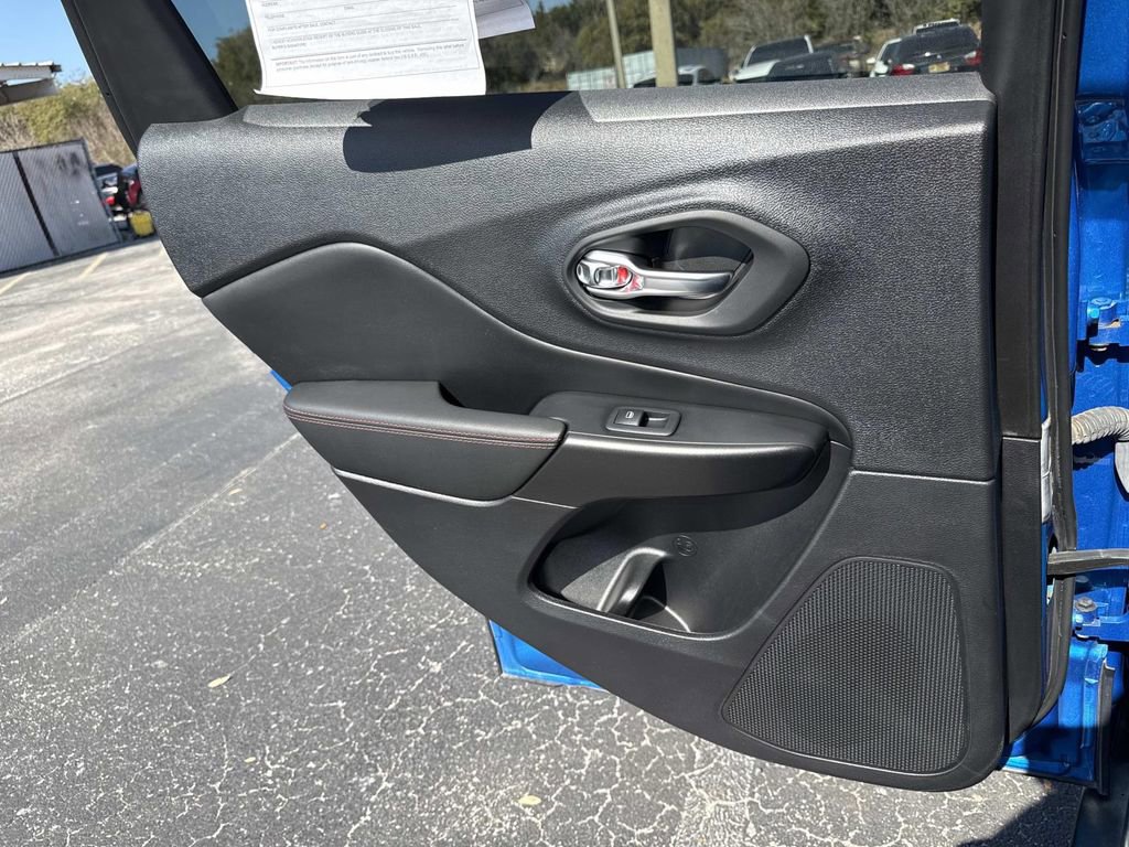 Used 2022 Jeep Cherokee Trailhawk w/ Sound & Nav Group image 13