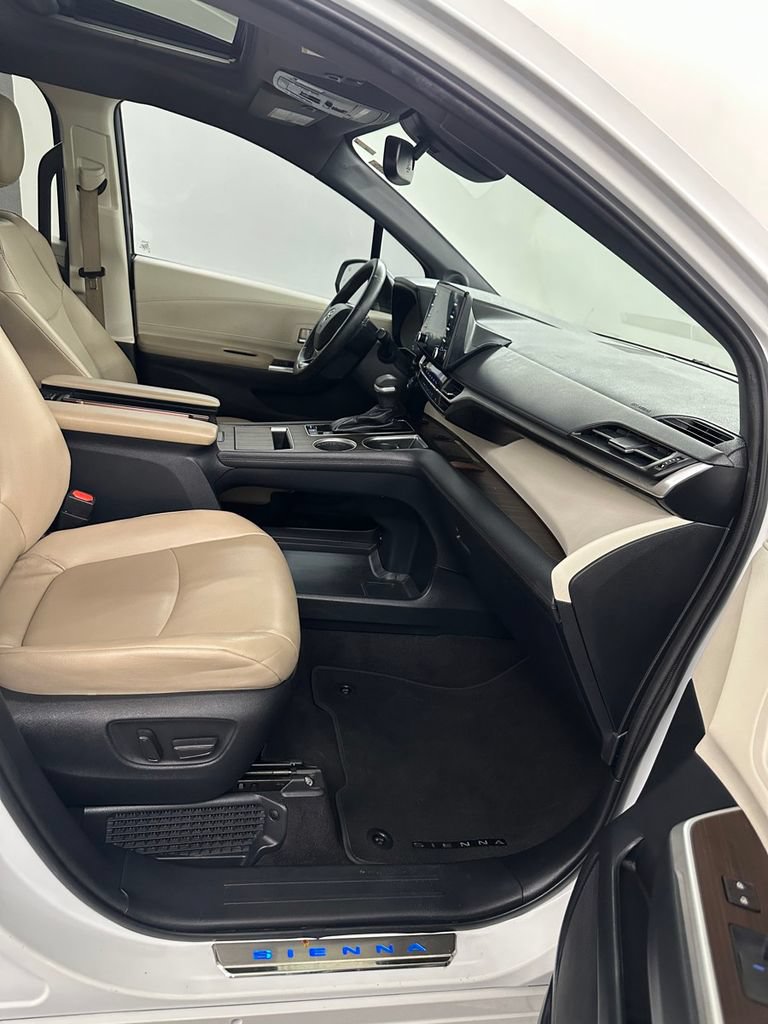 Used 2022 Toyota Sienna XLE w/ XLE Plus Package FWD image 36