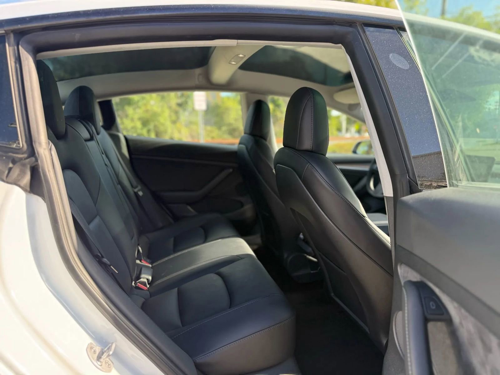 Used 2022 Tesla Model 3 image 28