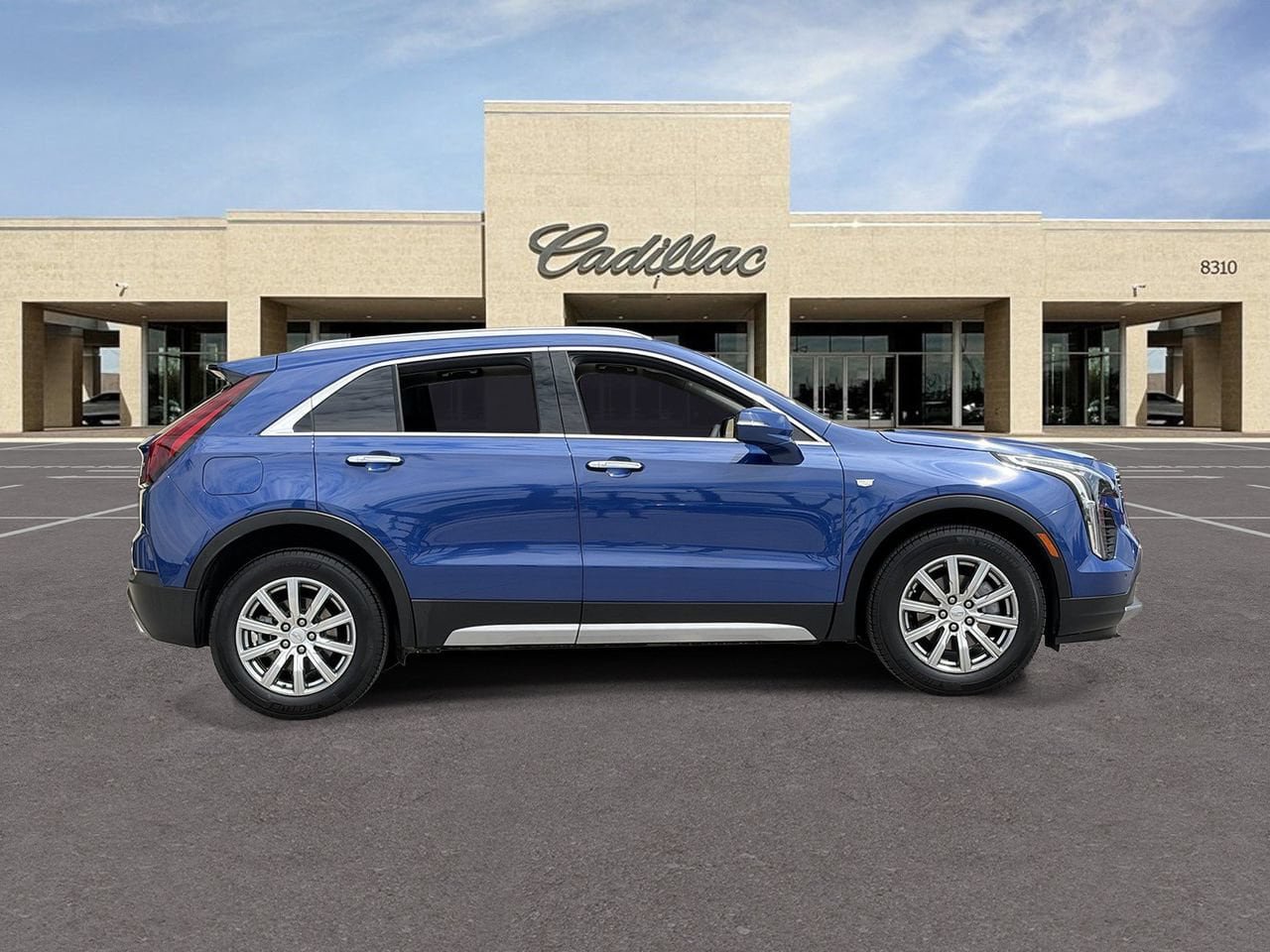Certified 2022 Cadillac XT4 Premium Luxury FWD image 4