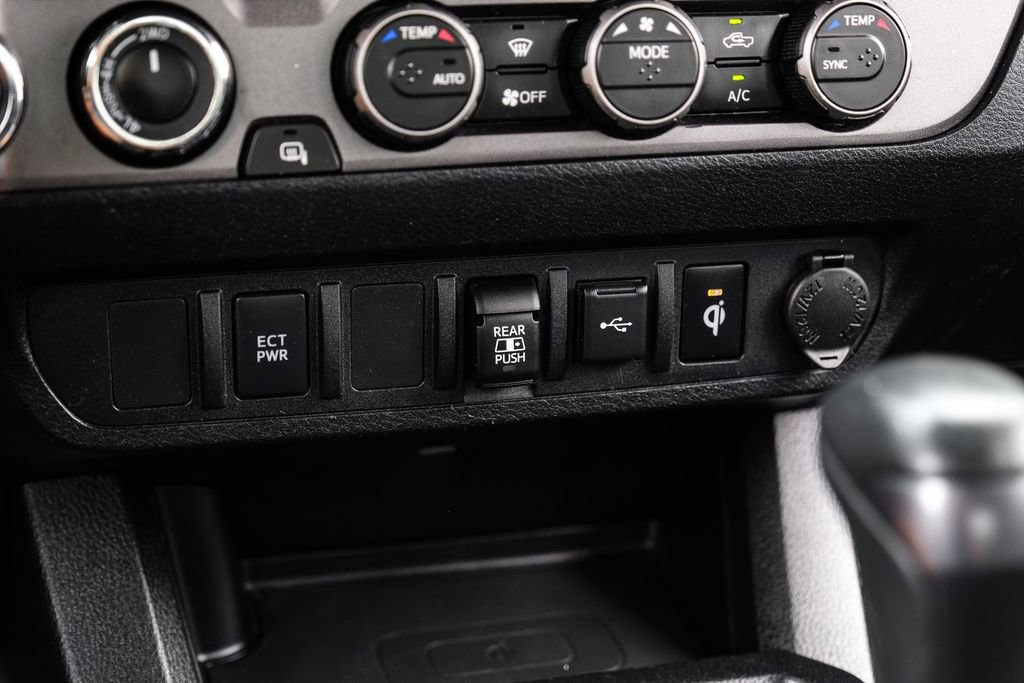 Used 2021 Toyota Tacoma TRD Off-Road AWD/4WD image 22