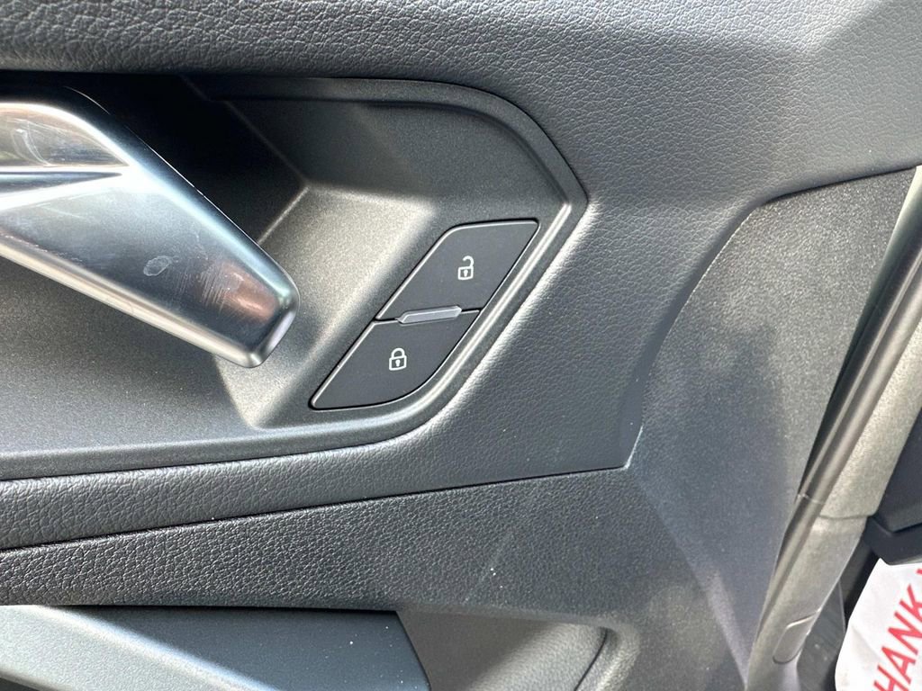 New 2025 Audi Q3 2.0T Premium image 13