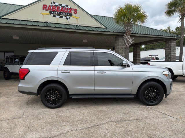 Used 2022 Ford Expedition XLT AWD/4WD image 2