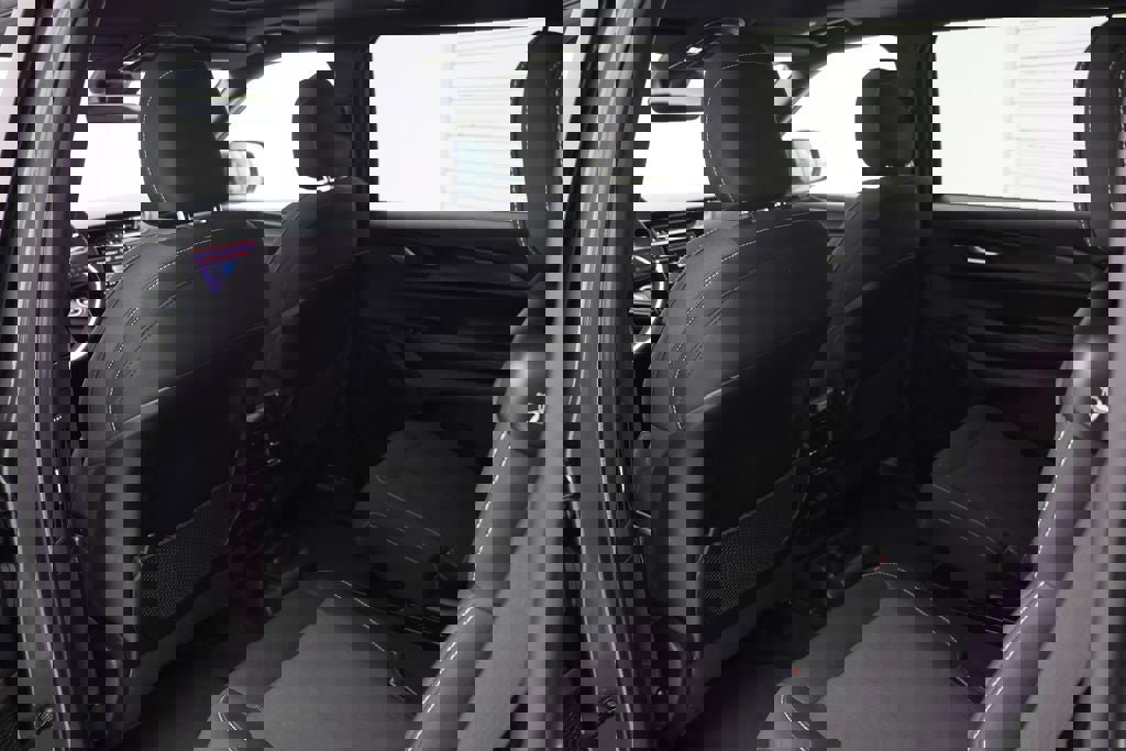 Used 2025 Jeep Grand Cherokee L Laredo image 10