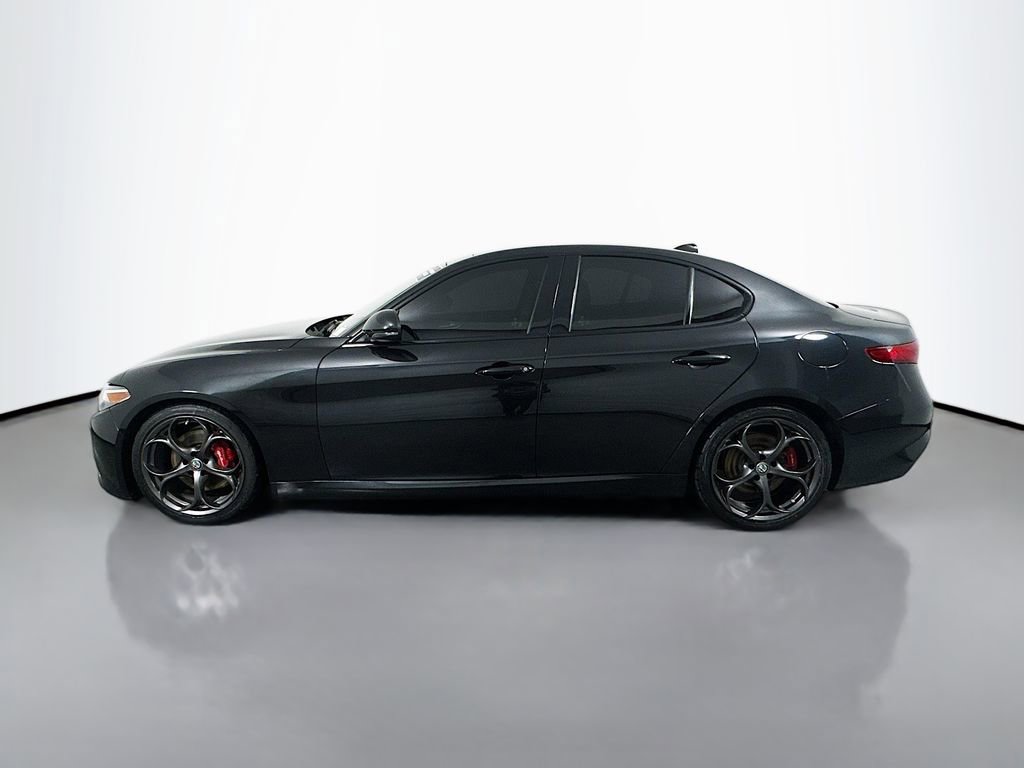 Used 2018 Alfa Romeo Giulia Ti Sport w/ Quick Order Package 22U Sport RWD image 8