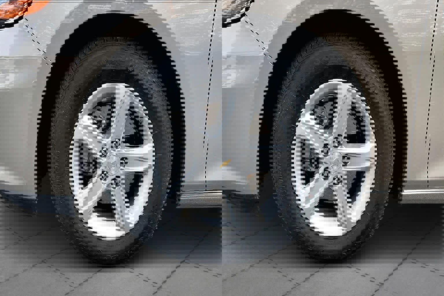 Used 2022 Chevrolet Malibu LS image 8