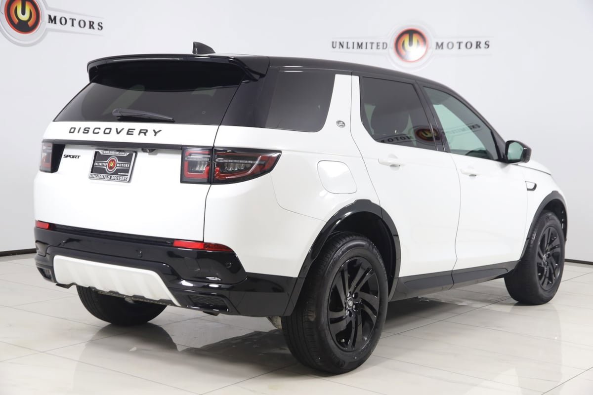 Used 2024 Land Rover Discovery Sport Dynamic SE AWD/4WD image 3