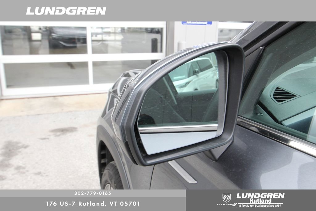 Used 2024 Volkswagen Taos SE image 50
