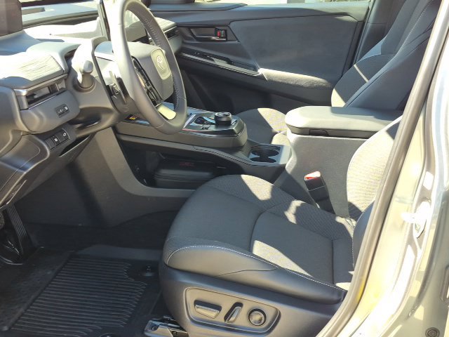 Used 2026 Toyota C-HR AWD/4WD image 16