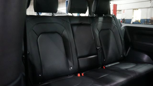 Used 2023 Land Rover Defender 90 S image 35