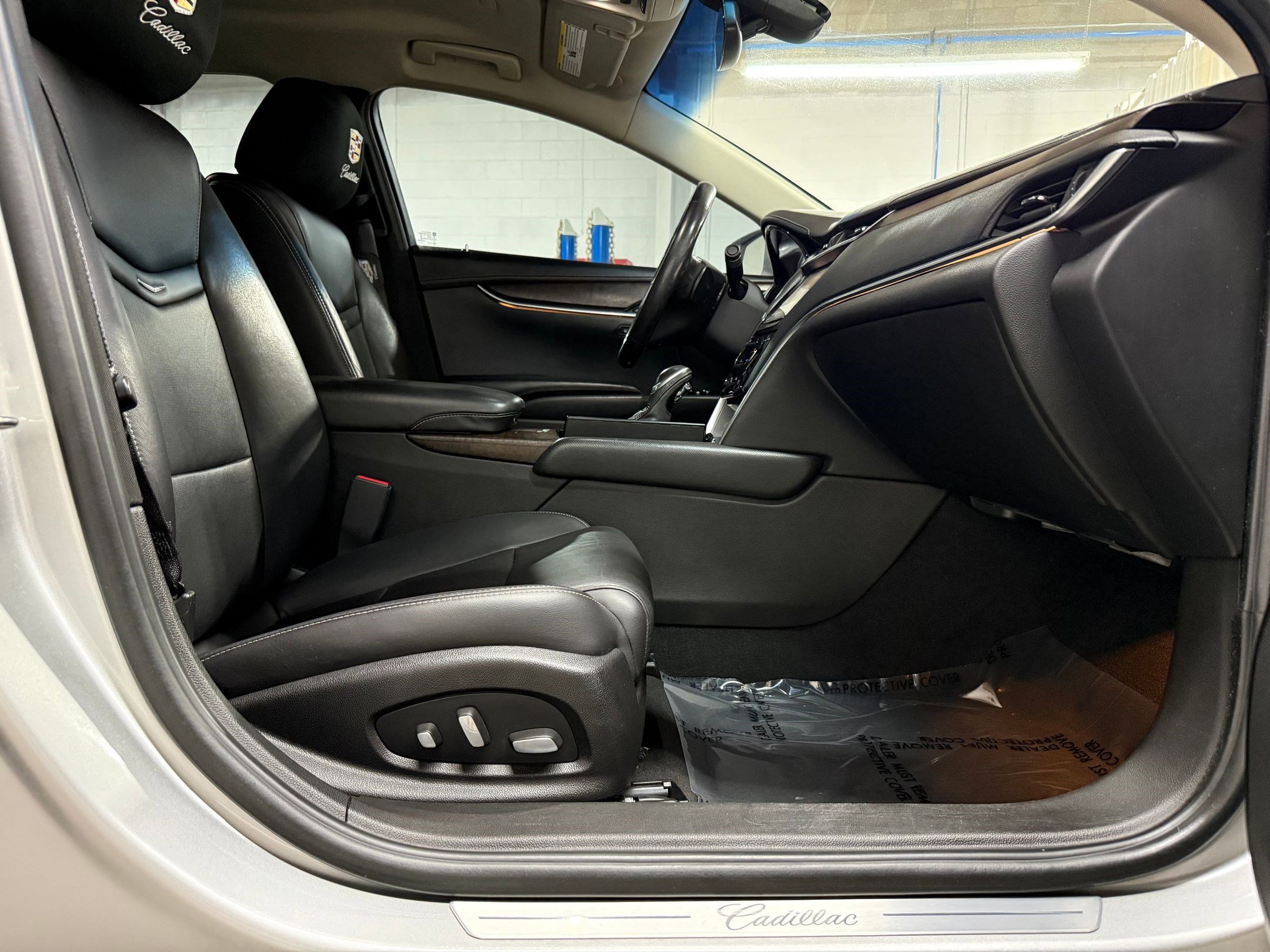 Used 2018 Cadillac XTS Luxury image 41