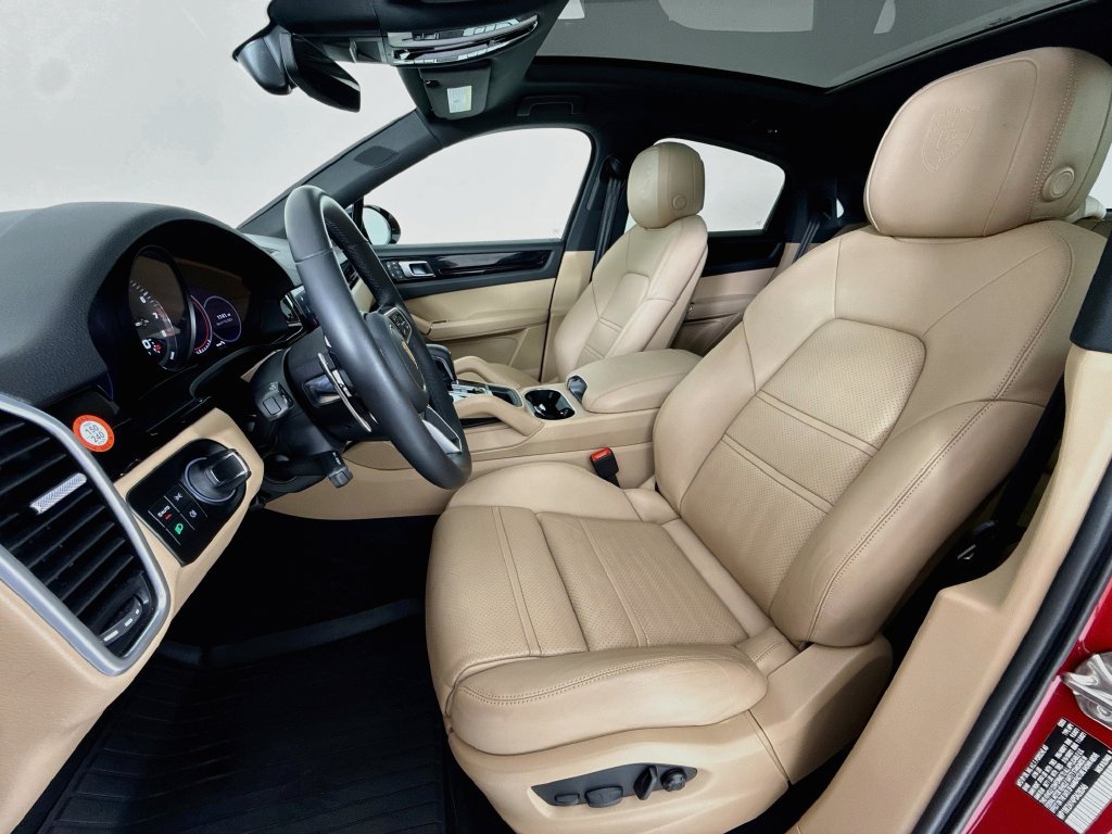 Certified 2023 Porsche Cayenne Coupe AWD/4WD image 5