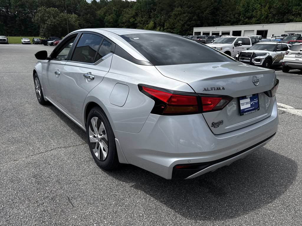 Used 2024 Nissan Altima 2.5 S FWD image 5